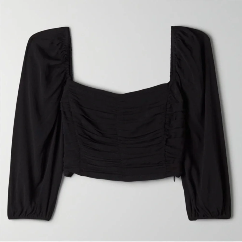 Aritzia Wilfred Lolita Smocked Cropped Blouse in Black NWT Size Medium